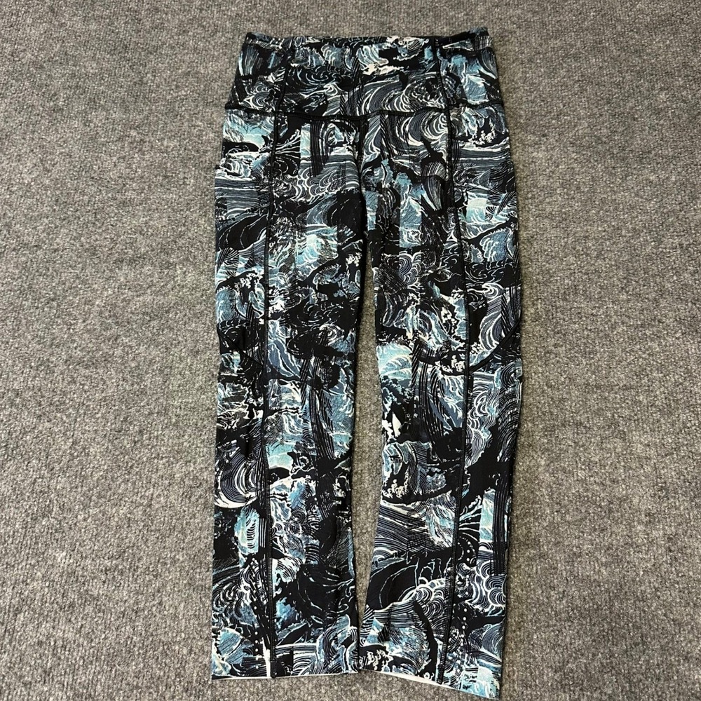 Lululemon Leggings Womens Size 4 Blue Black Wave Print Fast and Free Crop Pocket